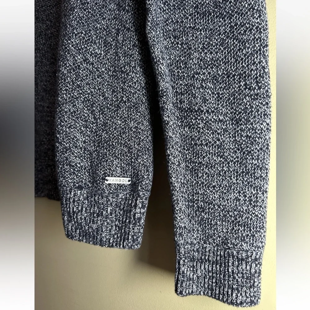 KANGOL Two Tone Fitted Pullover Crewneck Men's Sweater Size Medium Blue/White